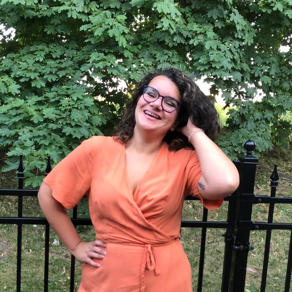 Meet your Posher, Julia - Picture 1 of 1